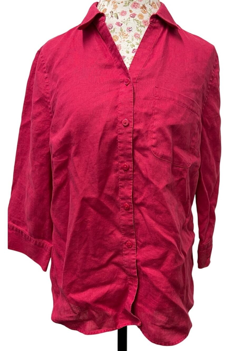 💗 Chico’s No Iron Button-Up Shirt Size 1 (8/10) – Pink Classic Easy Care Blouse